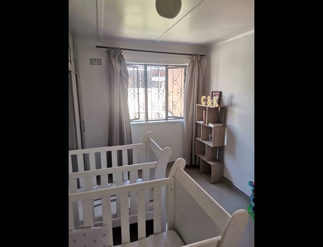 3 BEDROOM HOUSE FOR SALE IN CLAYFIELD